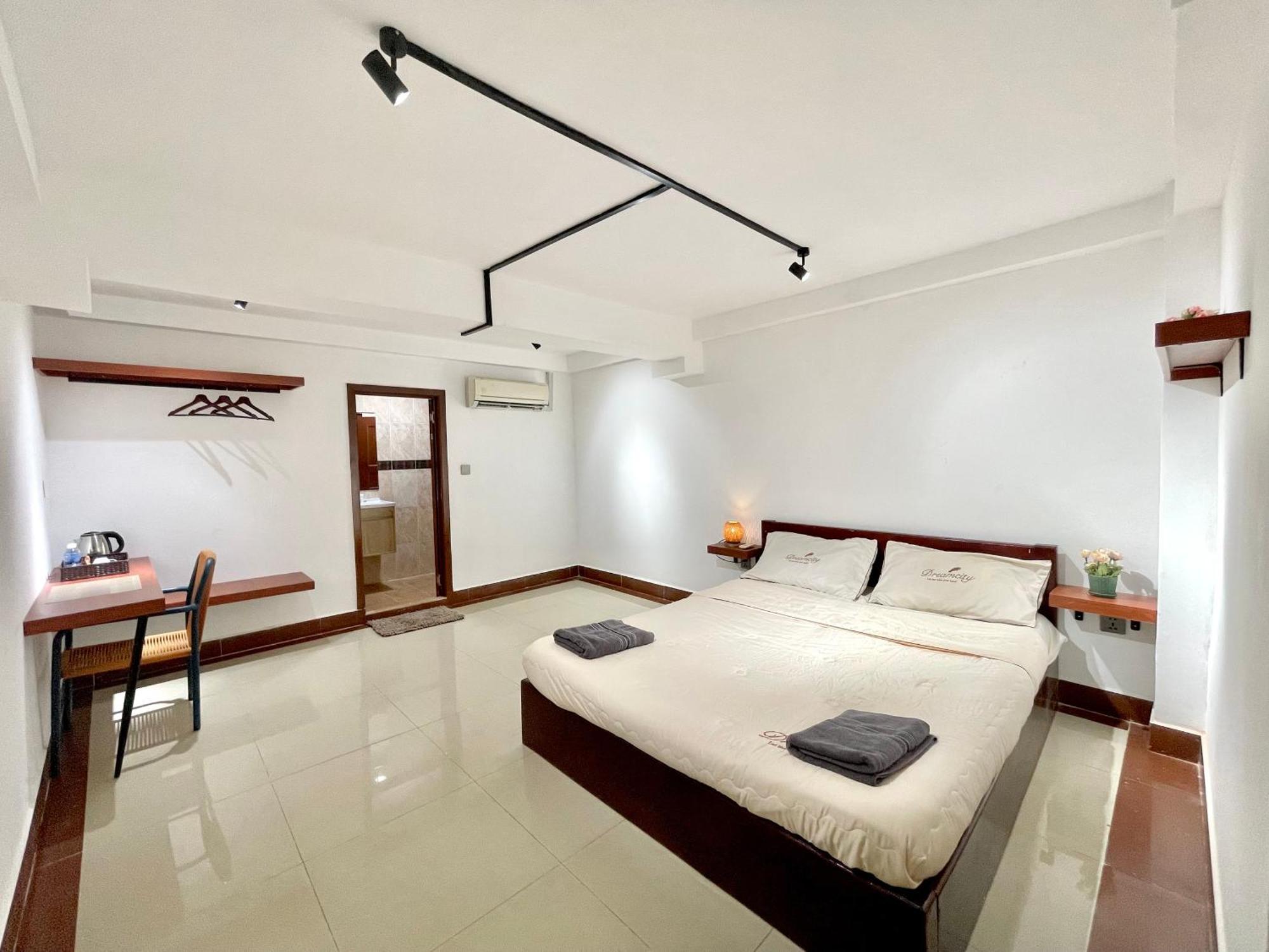 Sky Residence - 50M To Museum And Riverside Phnom Penh Ngoại thất bức ảnh